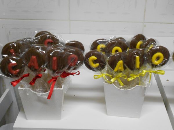 pirulito de chocolate com 1 letra